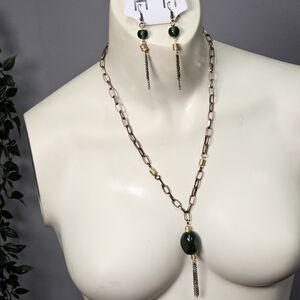 Elegant Green and Golden Jewelry Set